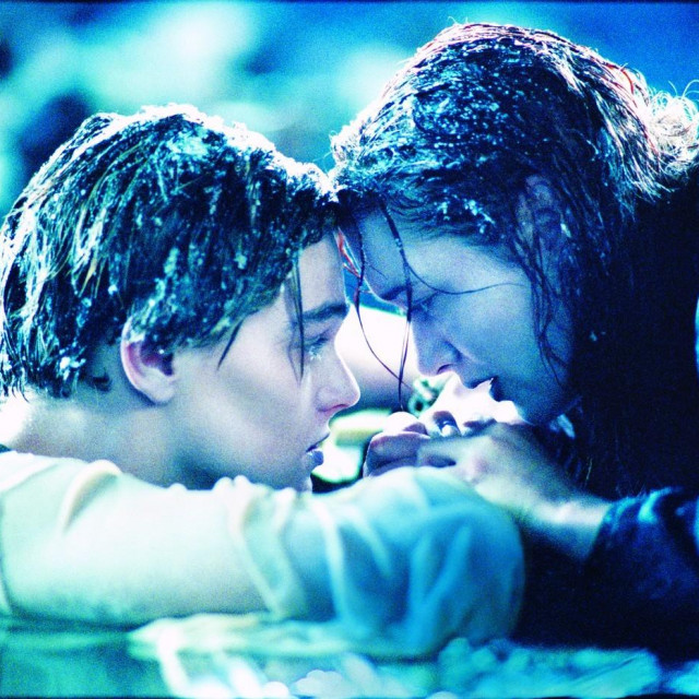 Leonardo DiCaprio i Kate Winslet kao Jack i Rose u Titanicu
