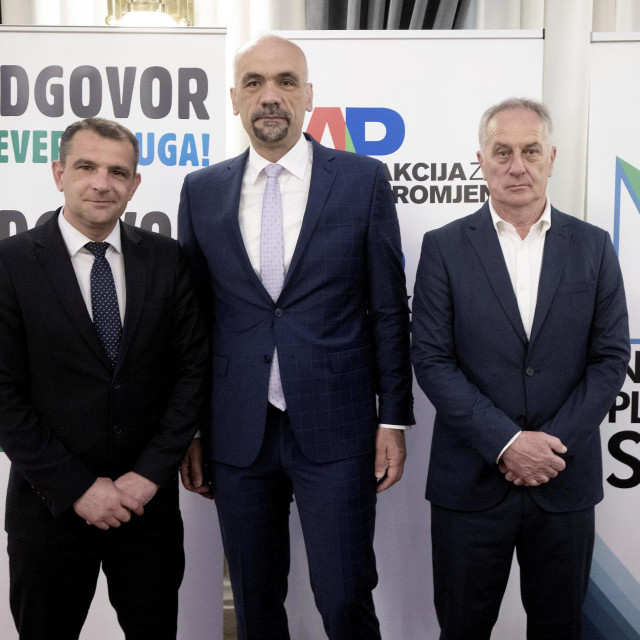 Matija Posavec, Marko Jelić i Robert Hadžić