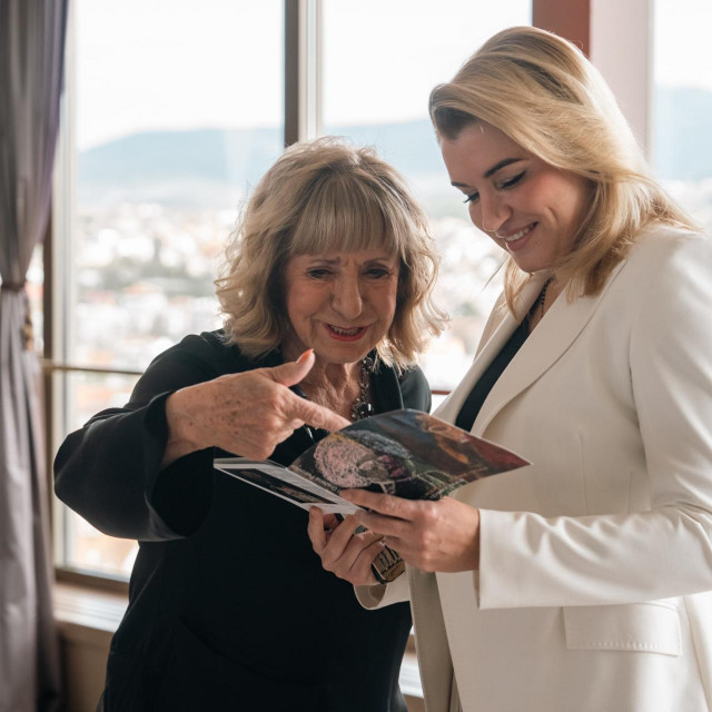 Biserka Petrović i Nikolina Brnjac