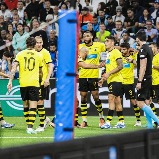 Igrači AEK-a