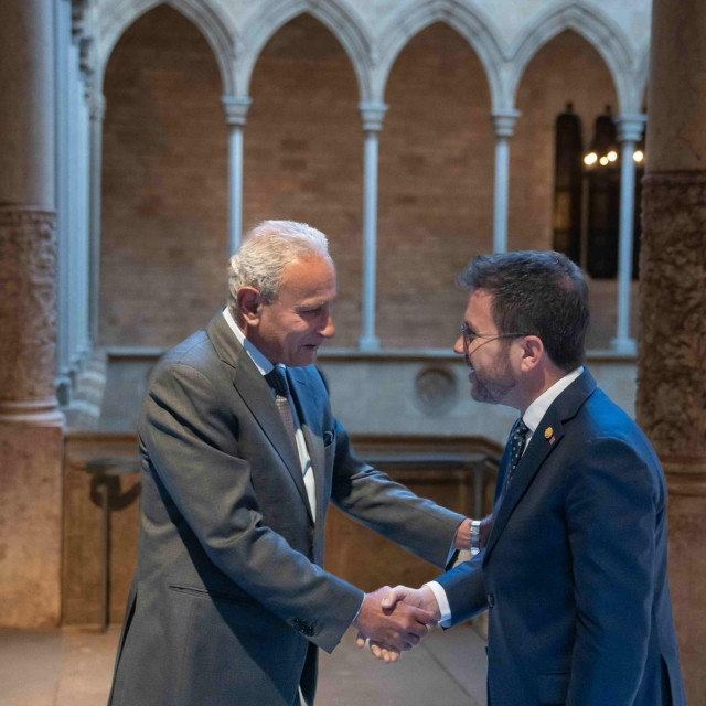 Pere Aragonès (desno) tijekom sastanka s glavnim tajnikom Unije za Mediteran (UfM), Nasserom Kamelom