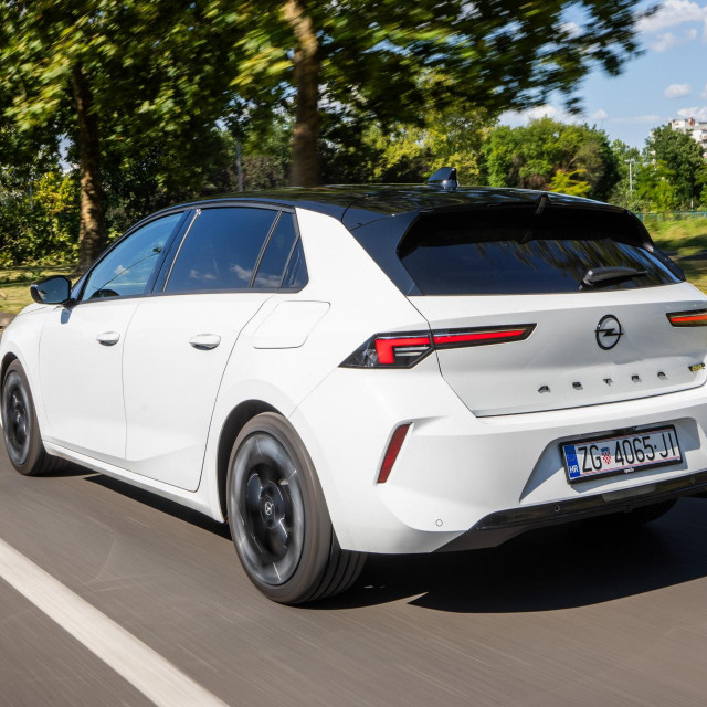Opel Astra GSe