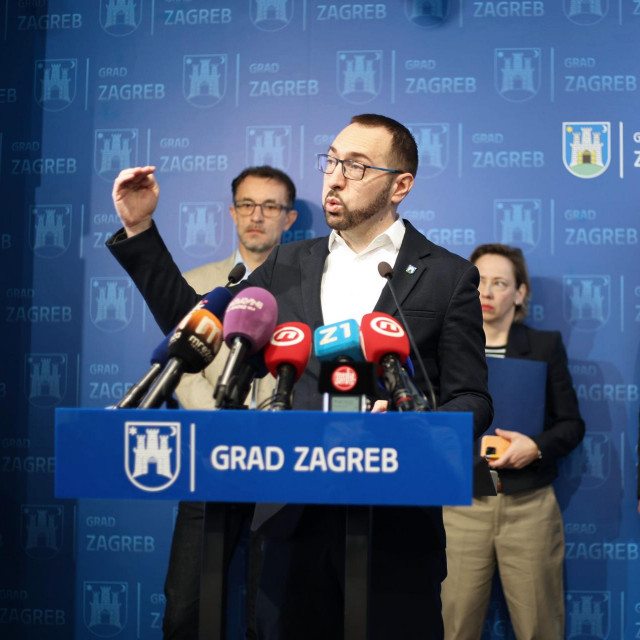 Gradonacelnik Zagreba Tomislav Tomašević i njegovi zamjenici Danijela Dolenec i Luka Korlaet održali su redovnu konferenciju za medije