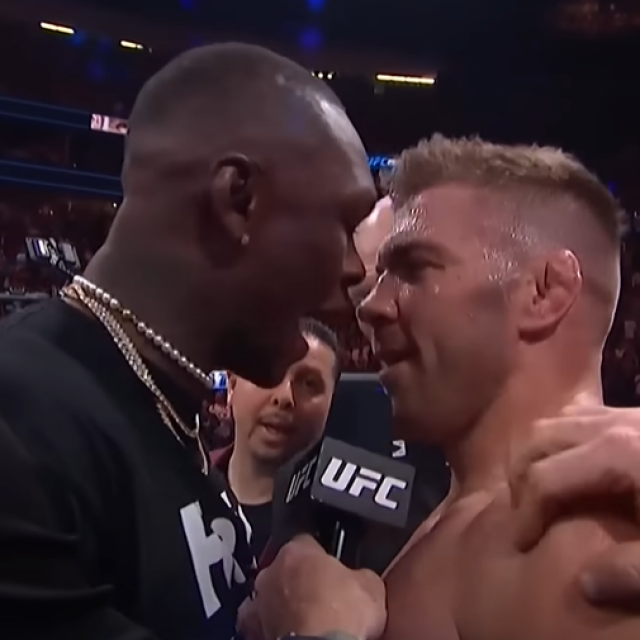 Israel Adesanya (lijevo) i Dricus Du Plessis (desno)