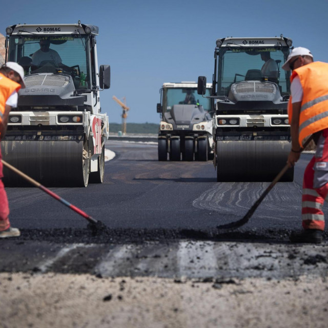 Asfaltiranje između tunela Kamenice i mosta Dumanja Jaruga 1