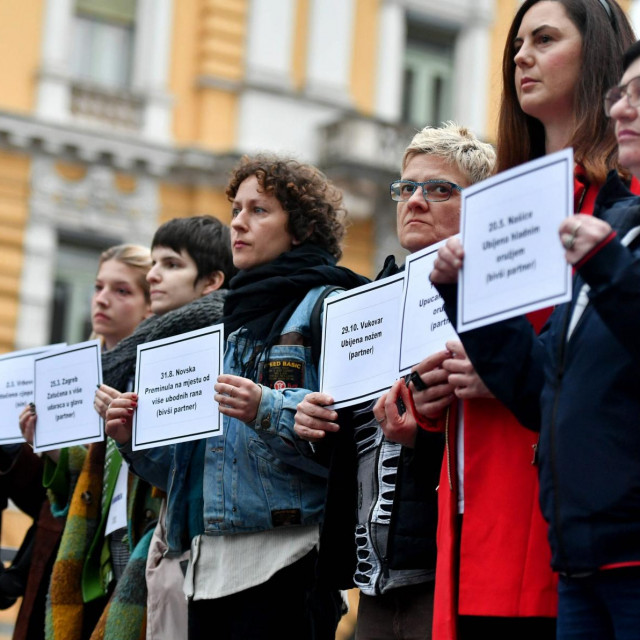 Noćni marš povodom Dana žena