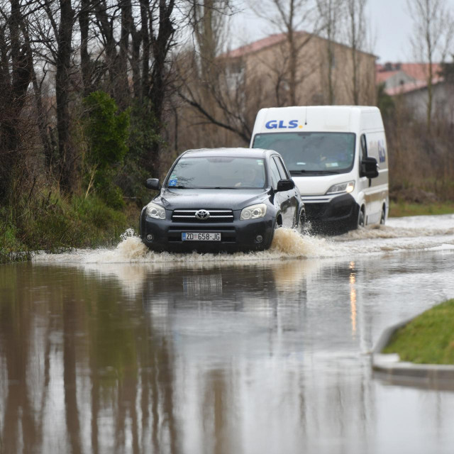 Nin, poplave zbog velike kolicine oborina koja je pala tijekom noci i jutra