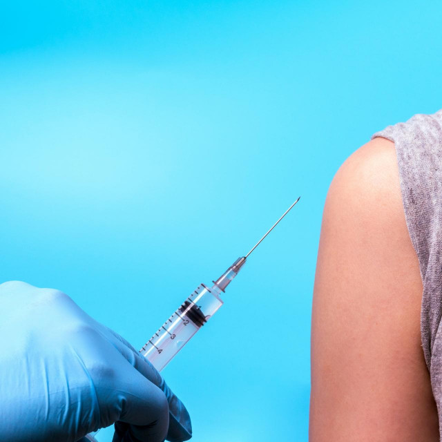 Odrasli se cijepe u tri doze