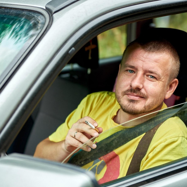 Pušenje u autu, ilustracija