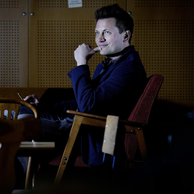 ”Matanić je vrlo vješt manipulator. On je uspio stvoriti sliku feminista, muškarca koji se zalaže za prava žena”, kaže Sanja Sarnavka