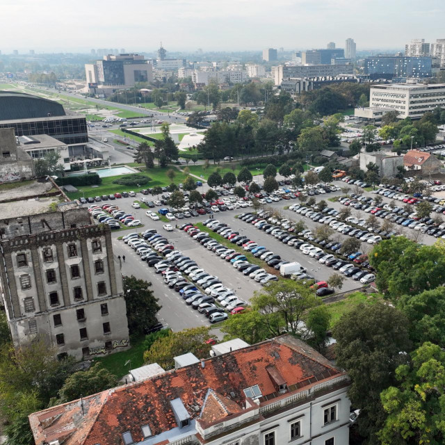 Prostor između nekadašnjeg Paromlina, KD Vatroslav Lisinski i zgrade Gradske uprave