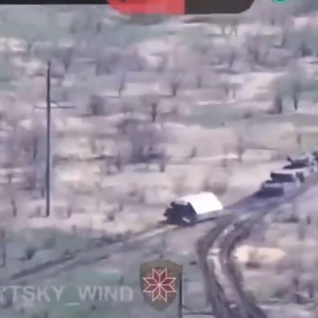 Ruski tenk s dodatnim oklopom za zaštitu od dronova