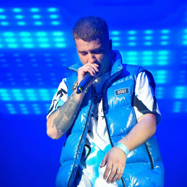 Proteklih četvrt stoljeća u Hrvatskoj baš je hip-hop bio žanr u kojem se progovaralo o društvenim neuralgijama, što s trapom posljednjih sezona - čast Vojku V i Grši (na fotografiji) - to uglavnom više nije slučaj