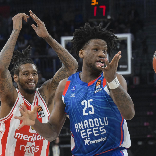 Daniel Oturu i Trey Thompkins