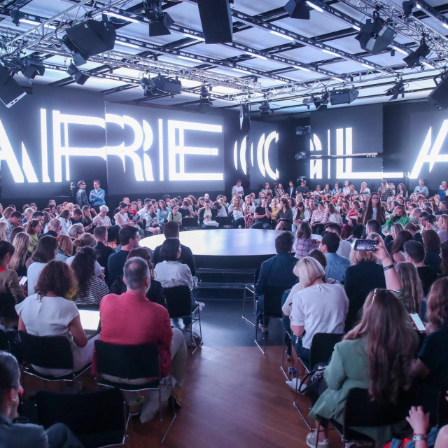 12.04.2024., Rovinj - Prvi dan Dana komunikacija 2024, predavanje Dan Ariely, Kako razumijemo svijet dezinformacija i zabluda.