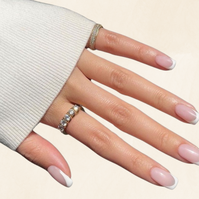 Četvrtasti nokti naslovna