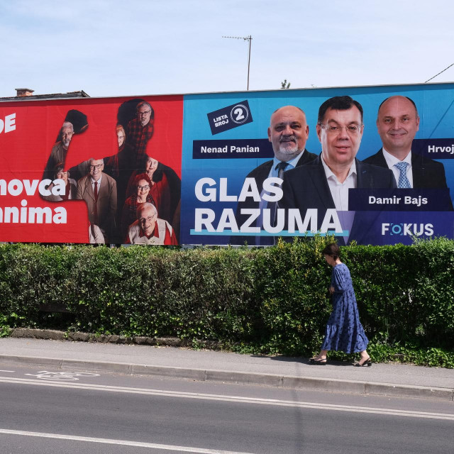 
Predizborni plakati stranaka za parlamentarne izbore.
 