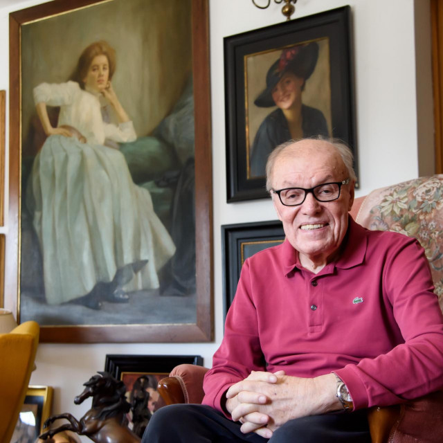 Asim Kurjak u svom domu