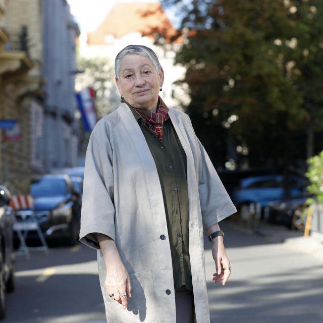 Zagreb, 130919.
Strossmayerov trg.
Na fotografiji: Ljudmila Ulicka - ruska knjizevnica.