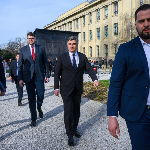 Konferencija Peđe Grbina i Zorana Milanovića održana je u poslijepodnevnim satima 15. ožujka 