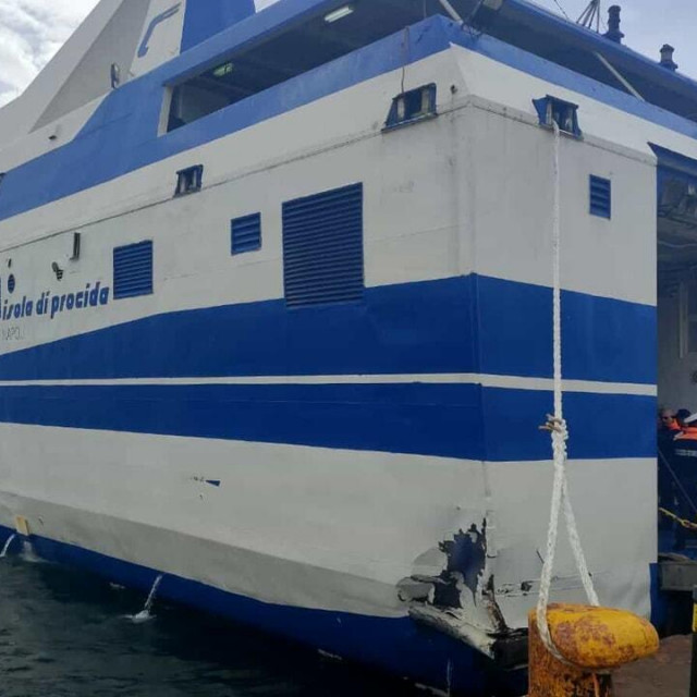 Brod Isola di Procida