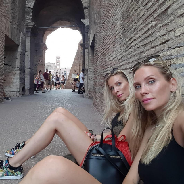 Sestre Bojana i Ivana