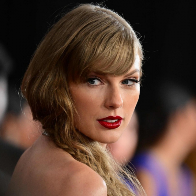 Taylor Swift je za vikend objavila više od tri sata novih pjesama i preslušane su 300 milijuna puta. Ipak, možda su joj oni trebali reći da ne mora objaviti baš sve pjesme koje je napravila.