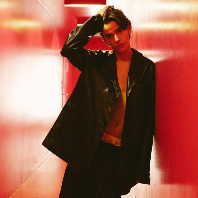 Marko Bošnjak u novom video spotu za singl ”Pusti me”