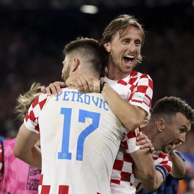 Bruno Petković i Luka Modrić