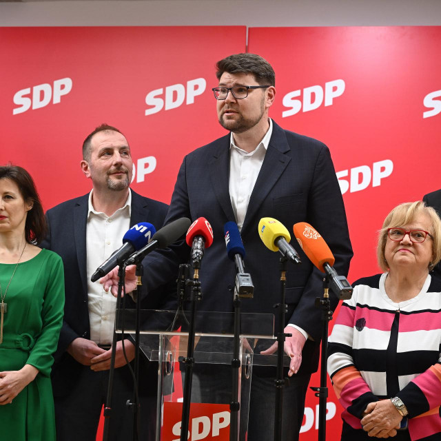 Krešimir Beljak, Dalija Orešković, Peđa Grbin, Anka Mrak Taritaš, Ivica Puljak