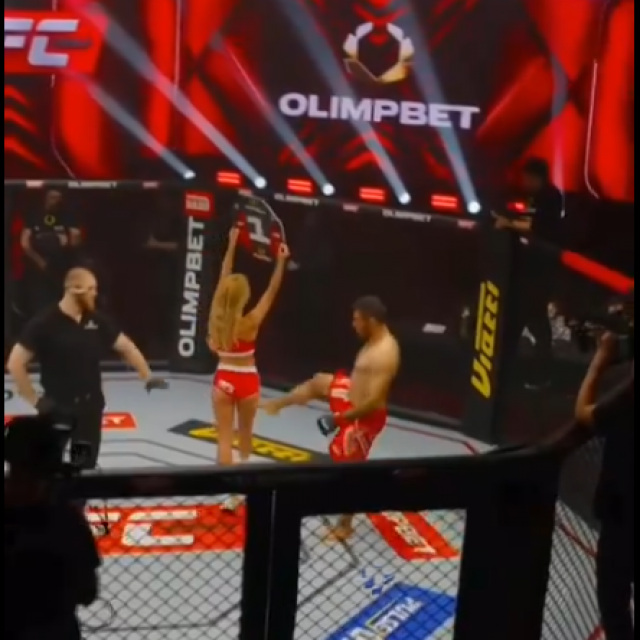 MMA borac je nogom udario djevojku u ringu