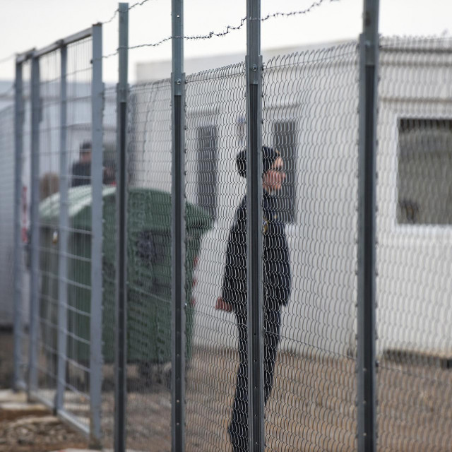 Privremeni centar za registraciju iganata u Dugom Dolu