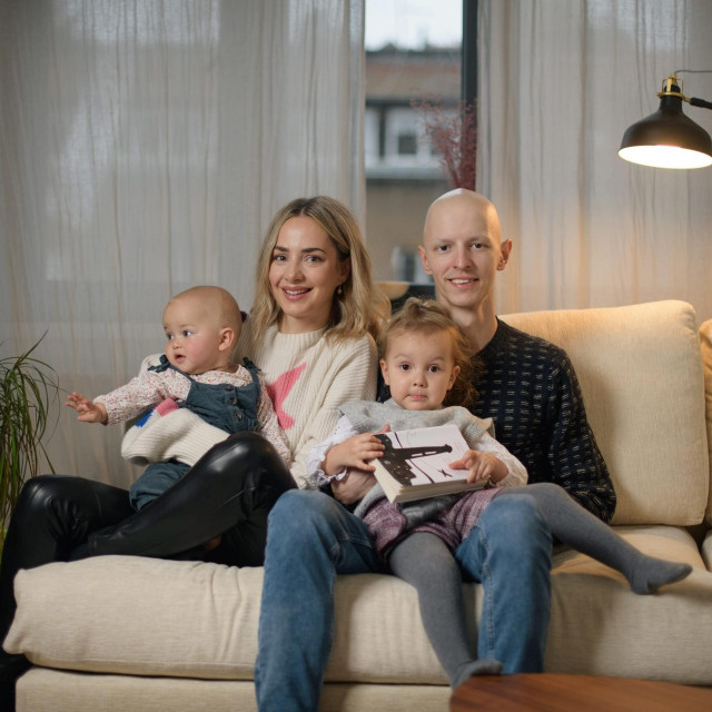 Marko Babić i Tina Biloglav s kćerima