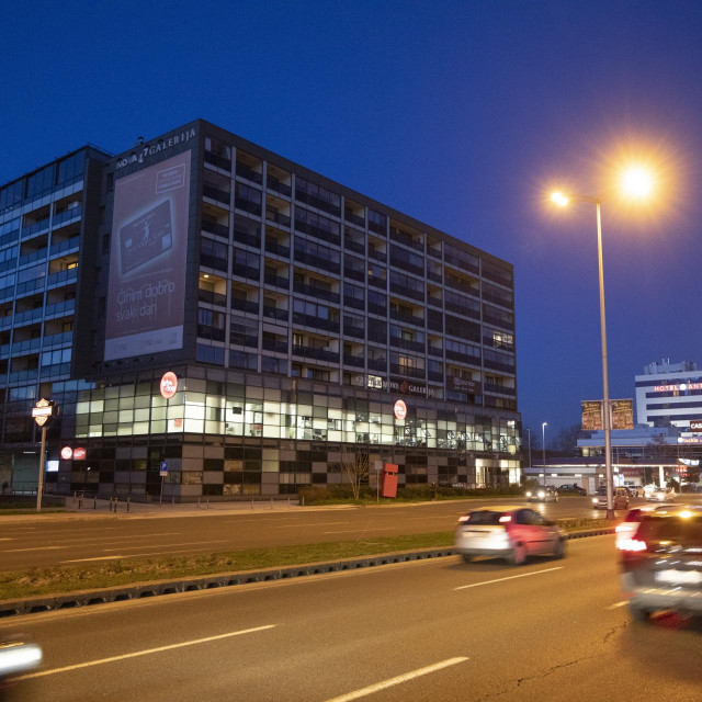 Nova Galerija u Španskom