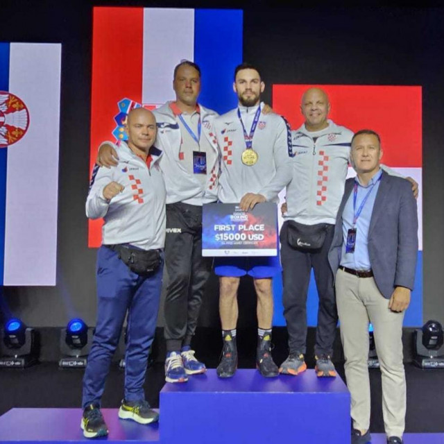 Gabrijel Veočić sa stručnim stožerom reprezentacije