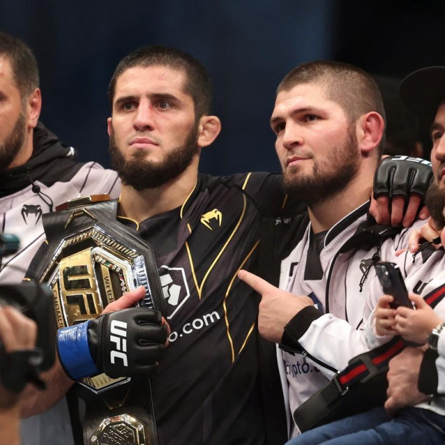 Islam Makhachev, Khabib Nurmagomedov i Hasbulla Magomedov