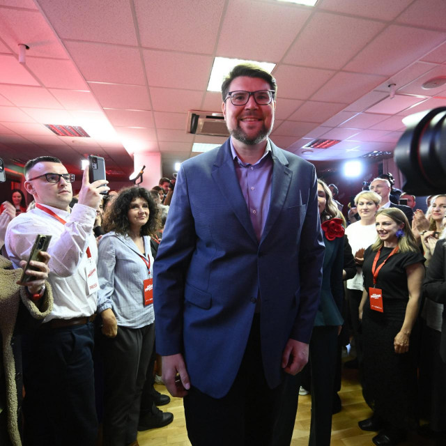 Izborni stožer Rijeke pravde, izborna noć. Na fotografiji: Peđa Grbin