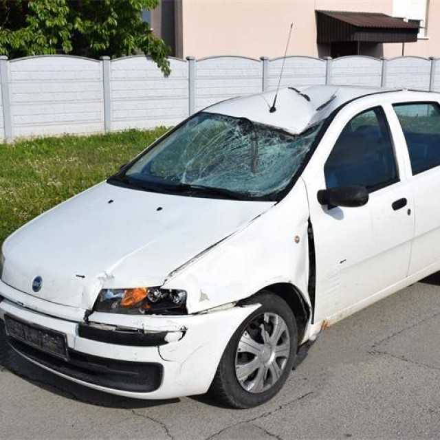 Automobilom naletio na maloljetnika na biciklu