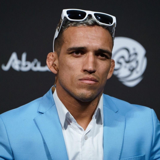 Charles Oliveira
 