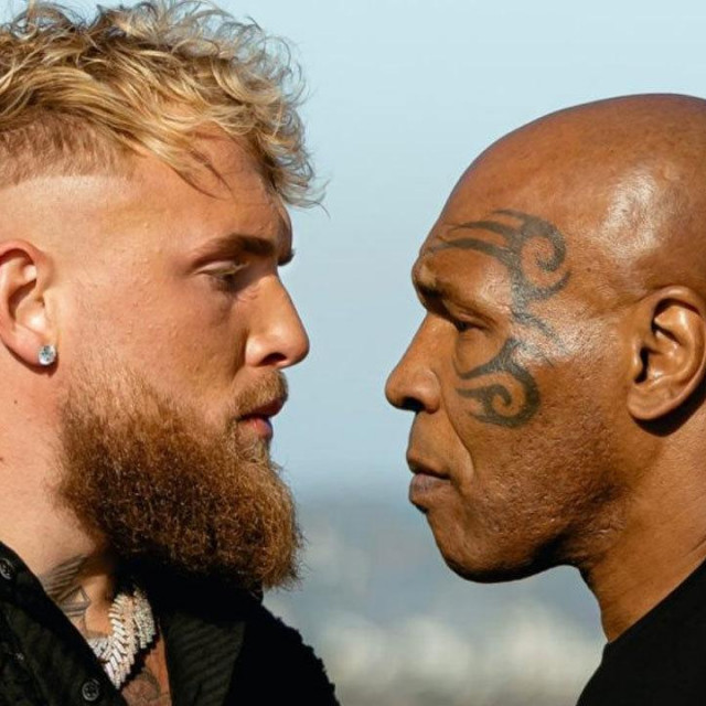 Jake Paul (lijevo) i Mike Tyson (desno)