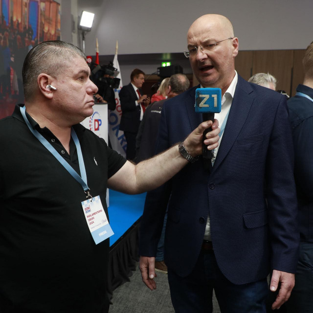 Stožer Domovinskog pokreta u izbornoj noći. Na fotografiji: Mario Radić i Velimir Bujanec 