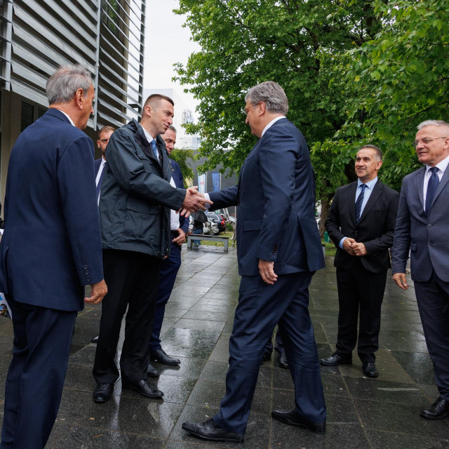 Andrej Plenković i Ivan Penava, susret u Vukovaru 

 