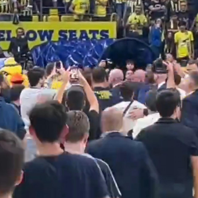 Sukob na utakmici Fenerbahçe - Monaco