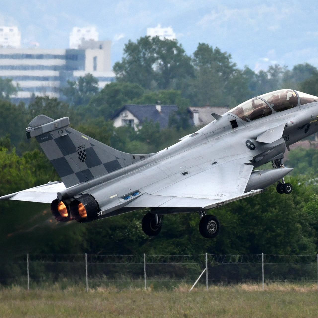 Rafalei su na obljetnicu VRO Bljesak preletjeli državu u počast svim zaslužnima za slobodnu Hrvatsku