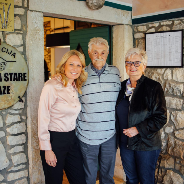 Na fotografiji: Leila, Valter i Gabriela Kiršić