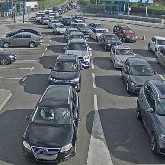 Granični prijelaz kod Slavonskog Broda