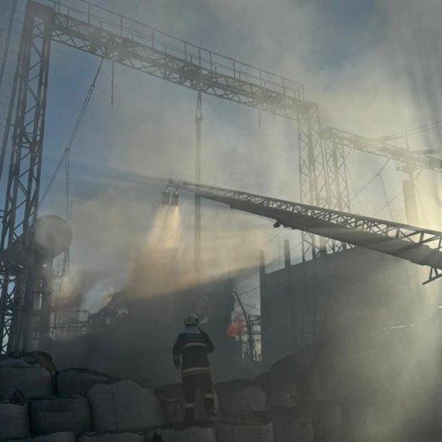 Fotografija masovnog napada na energetsku infrastrukturu koju je podijelio Volodimir Zelenski