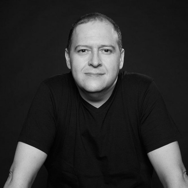 Pred publikom će sutra biti, najavljuju organizatori, čovjek koji je usprkos svom zloglasnom prezimenu, odabrao život mira