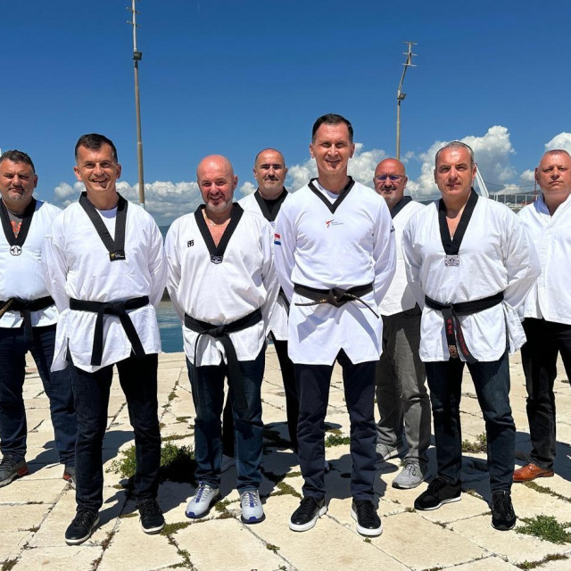 Članovi kluba Kocunar 2024. godine. 

S lijeva na desno: Boran Martić, Damir Primorac, Robert Prusac, Stipe Odžak, Dragan Primorac, Tonči Gudelj, Matko Matković, Ante Matković