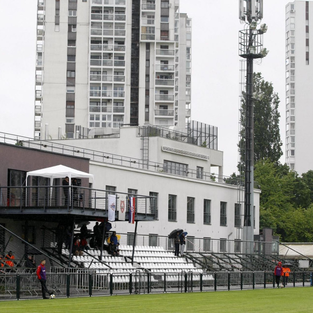 Kamp Zagrebello u Veslačkoj ulici